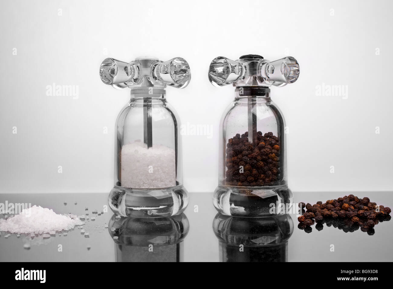A pair of salt and pepper grinders Stock Photo Alamy