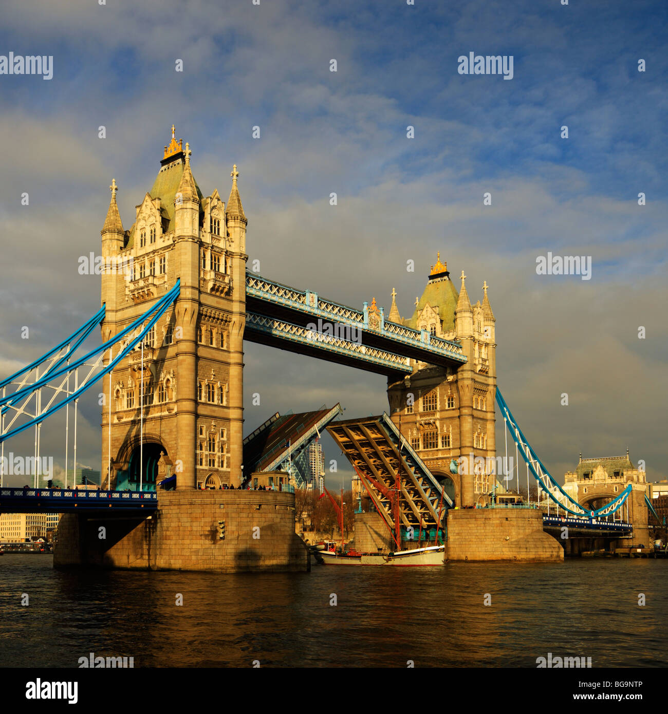 Tower bridge closed under hi-res stock photography and images - Alamy
