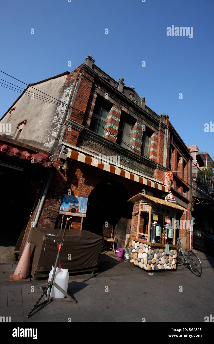 traditional old taiwanese house Stock Photo Alamy