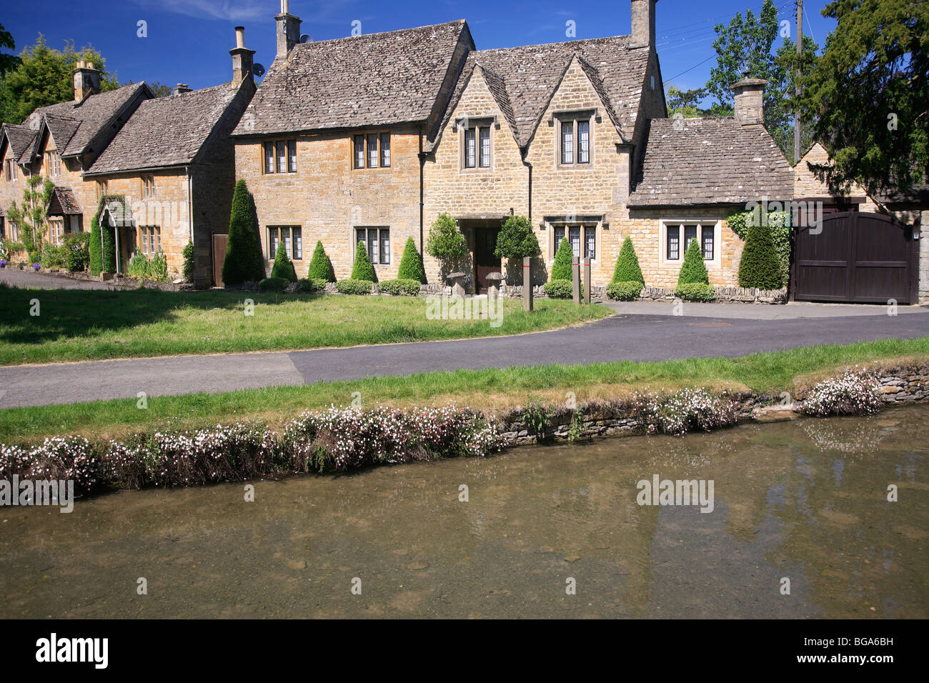 Limestone Built Row Of Cottages River Eye Lower Slaughter Village