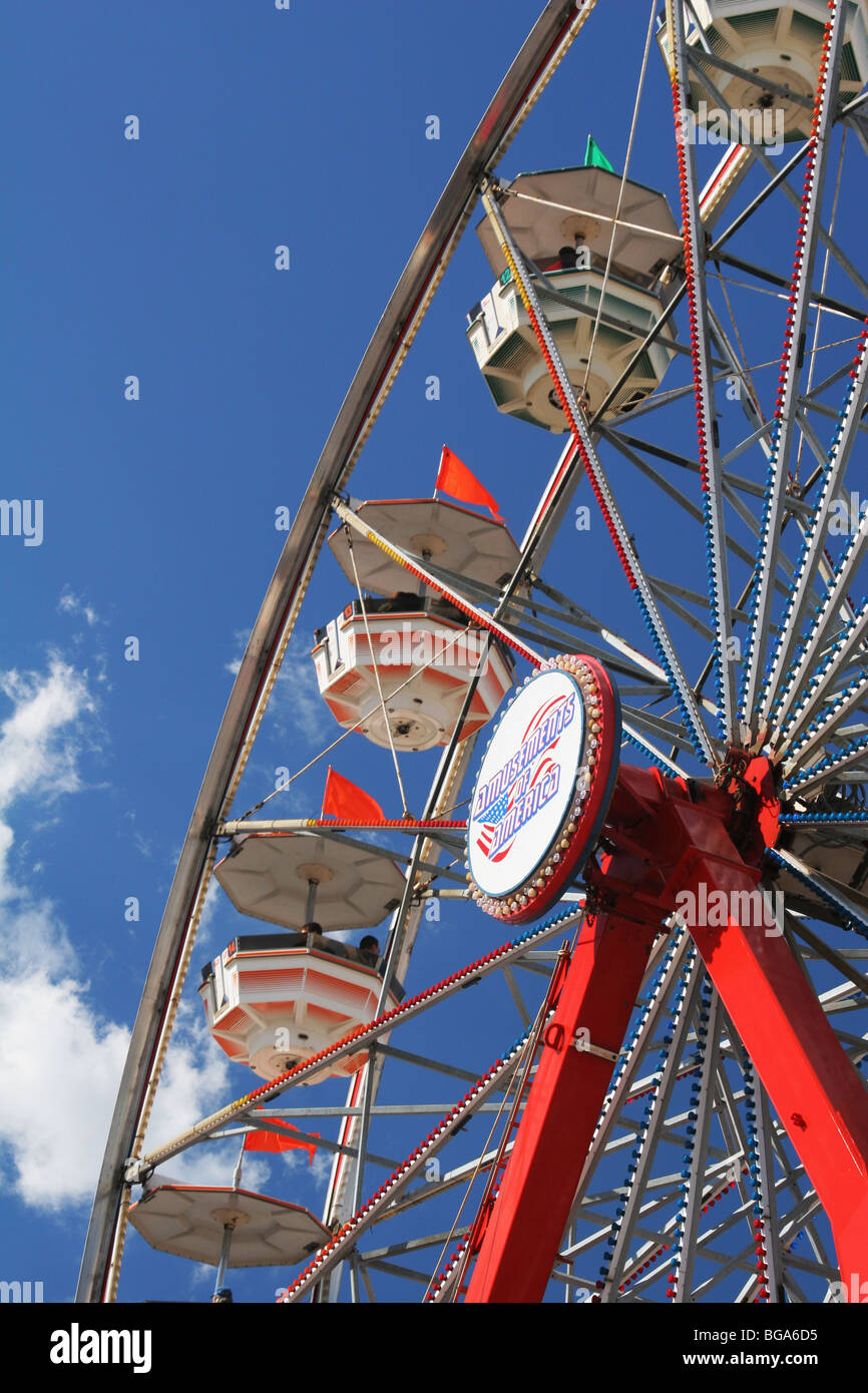 Ferris Wheel Carnival Ride. Ohio State Fair. Columbus, Ohio, USA. Name on hub is Amusements Of America. Stock Photo