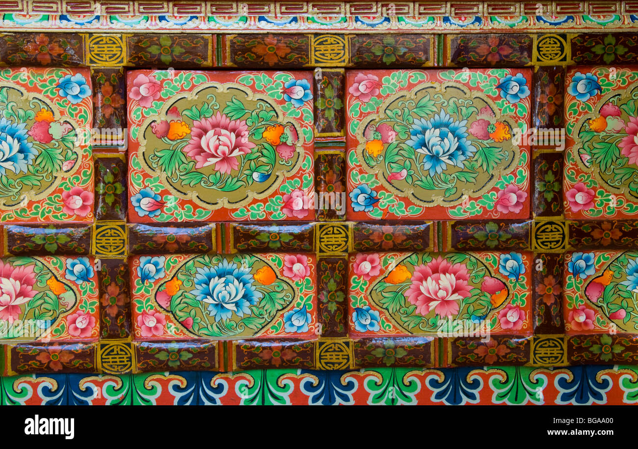 Tibetan altar hi-res stock photography and images - Alamy Tibetan altar hi-res stock photography and images - Alamy