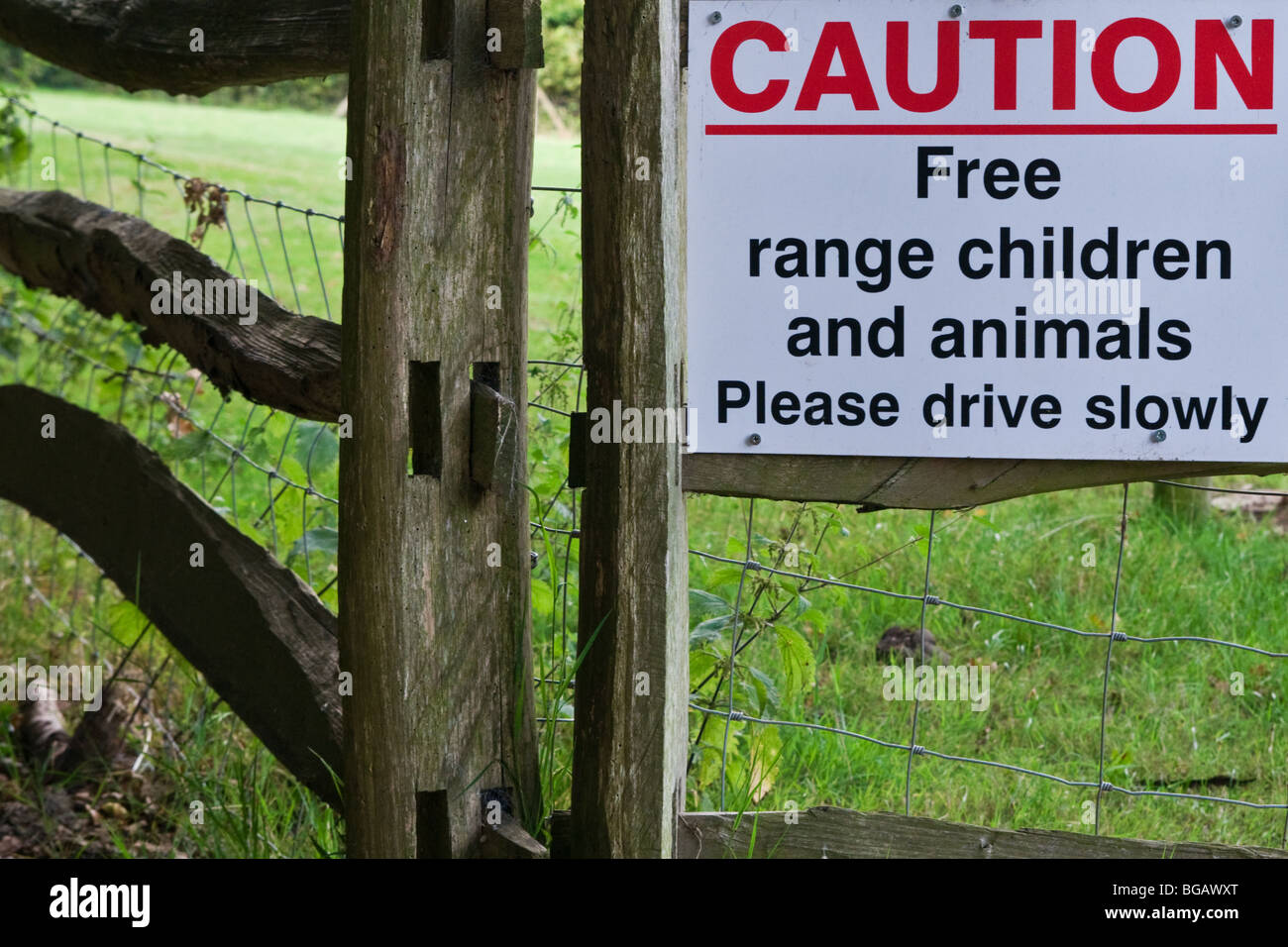 ROAD WARNING NOTICE ANY COLOUR SLOW FREE RANGE CHILDREN SIGN 