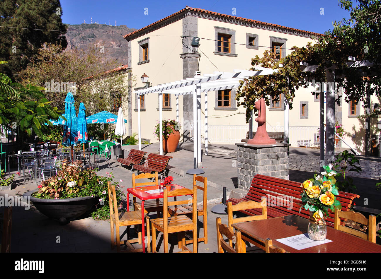Outdoor restaurant, San Bartolome de Tirajana, San Bartolome de Tirajana Municipality, Gran Canaria, Canary Islands, Spain Stock Photo