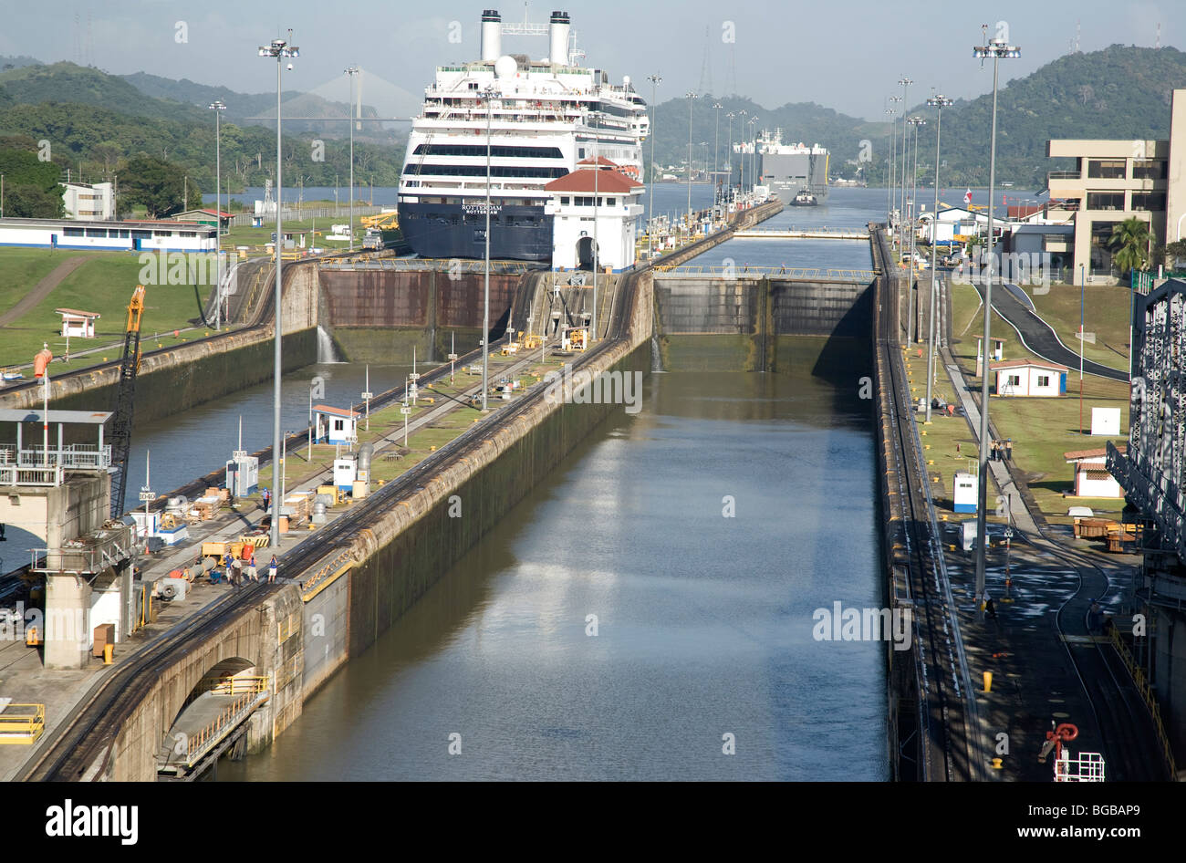 Panama, Panama Canal, Gatun Locks with cruise ship Stock Photo - Alamy