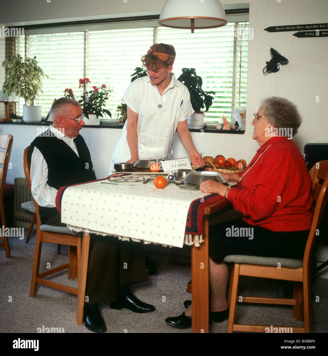 Elderly uk nurse home hi-res stock photography and images - Alamy