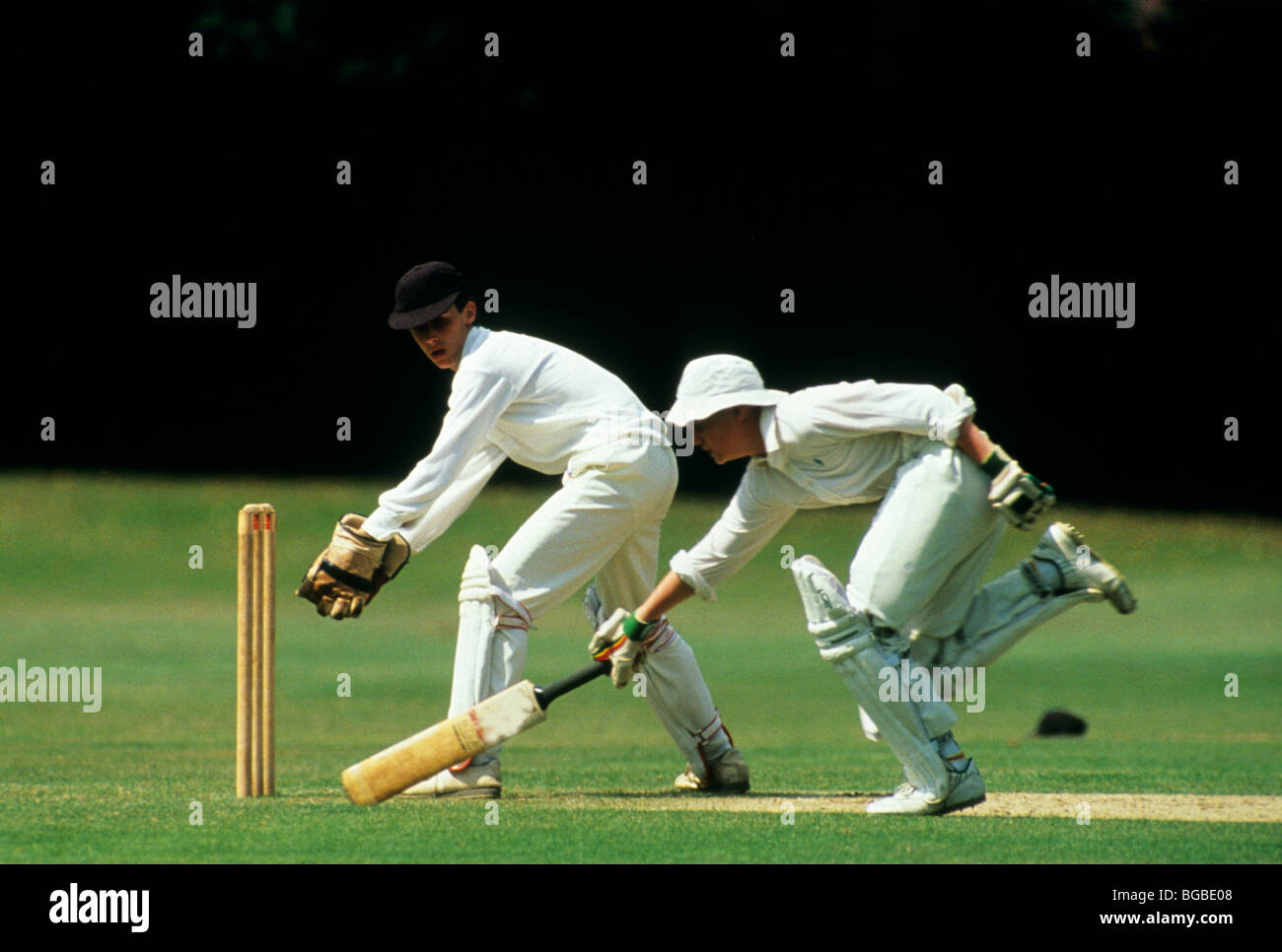 Wicket keeper gloves hires stock photography and images Alamy