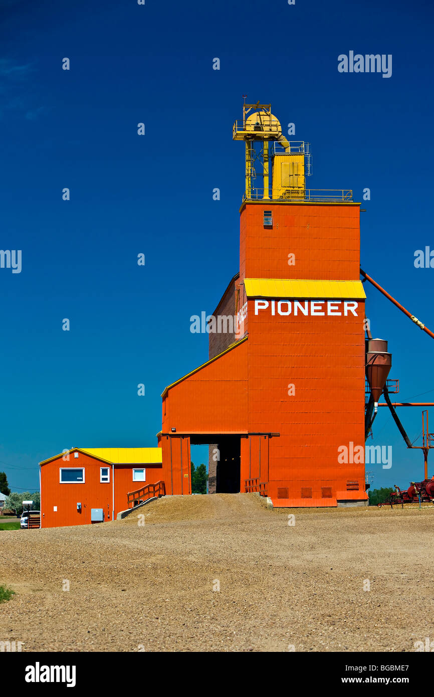 Grain elevator in the town of Coronach, Southern Saskatchewan, Canada