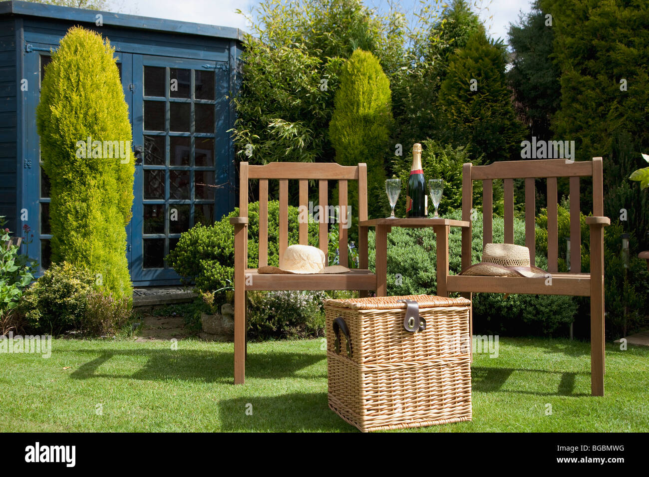Picnic in the yard Stock Photo Alamy