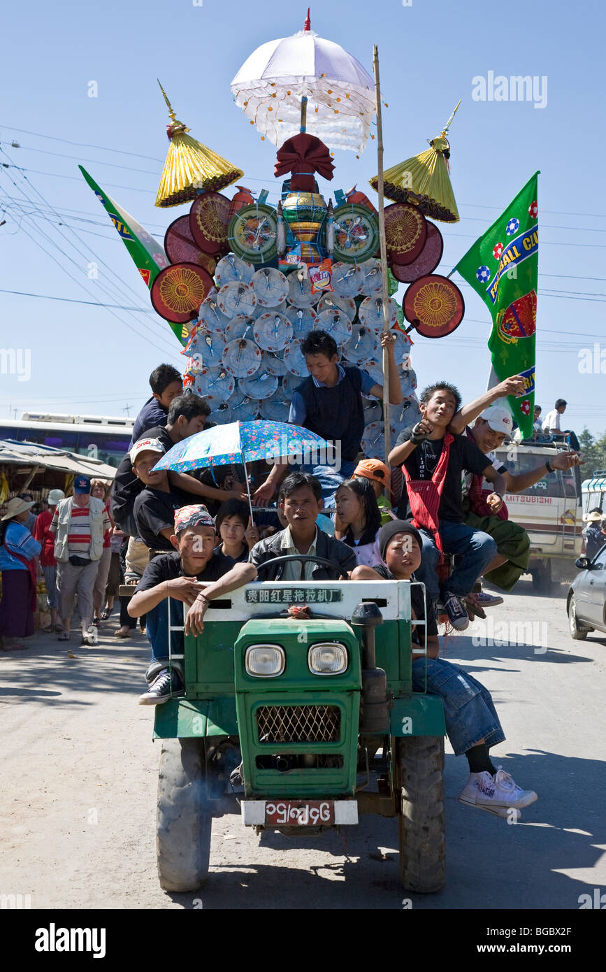 Myanmar festival tourist hi-res stock photography and images - Alamy