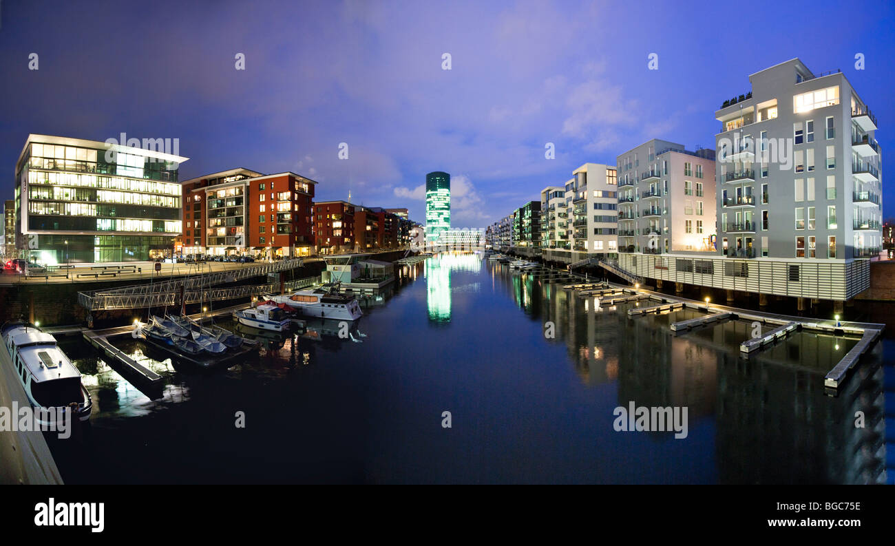 Modern luxury apartments on the Westhafen western harbor with direct