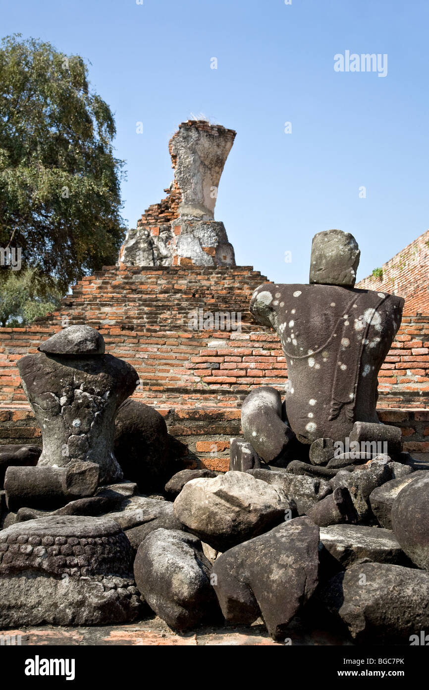 Headless Buddha statues. Wat Ratchaburana. Ayutthaya. Thailand Stock Photo Alamy