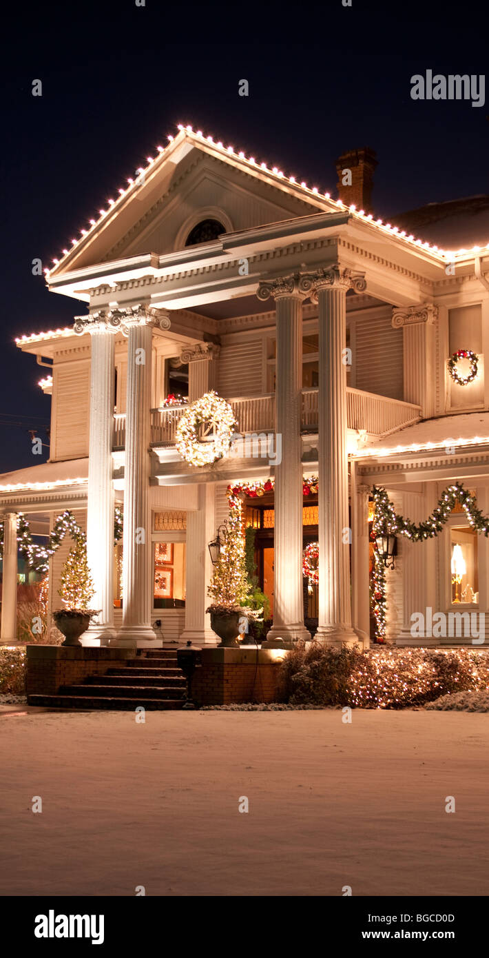 christmas lights decorating a mansion on historic swiss avenue in dallas texas usa stock - Mansion Christmas Decorations christmas lights decorating a mansion on historic swiss avenue in dallas texas usa stock - Mansion Christmas Decorations