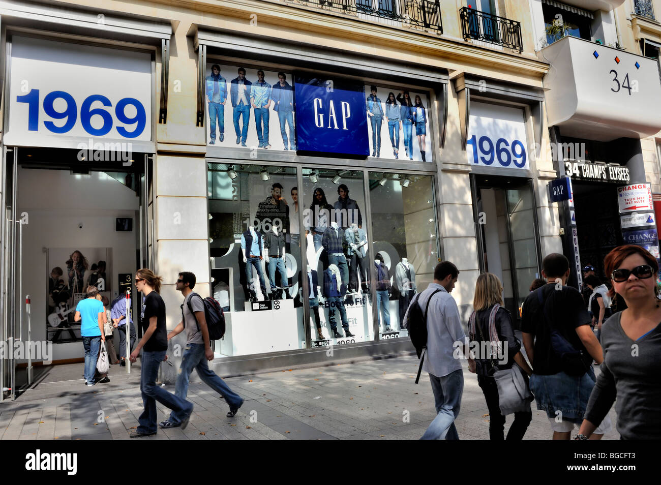 Paris, France, Crowd People Walking Clothes Shopping, Storefront, 'Gap Store' on Avenue Champs-Elysees, Parisian street scene, fast fashion, streets Stock Photo