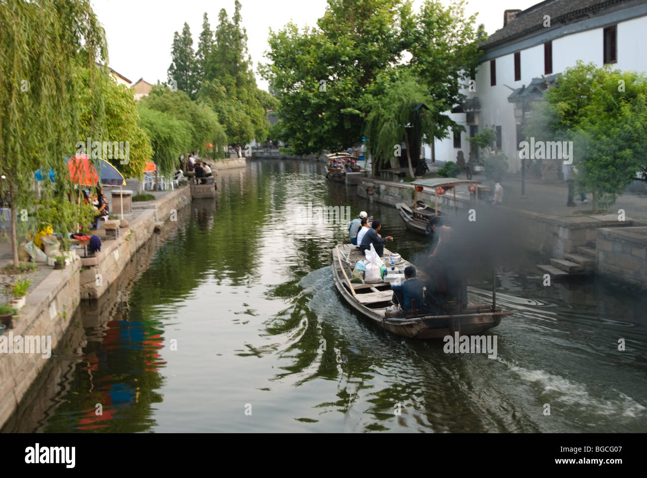 A polluting boat, Zhujiajiao, China Stock Photo