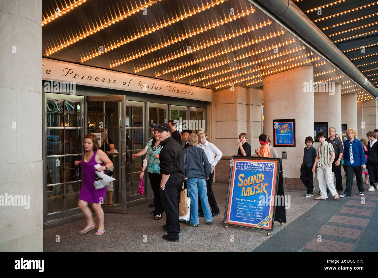 People entering Princess of Wales Theatre, Toronto, Canada Stock Photo