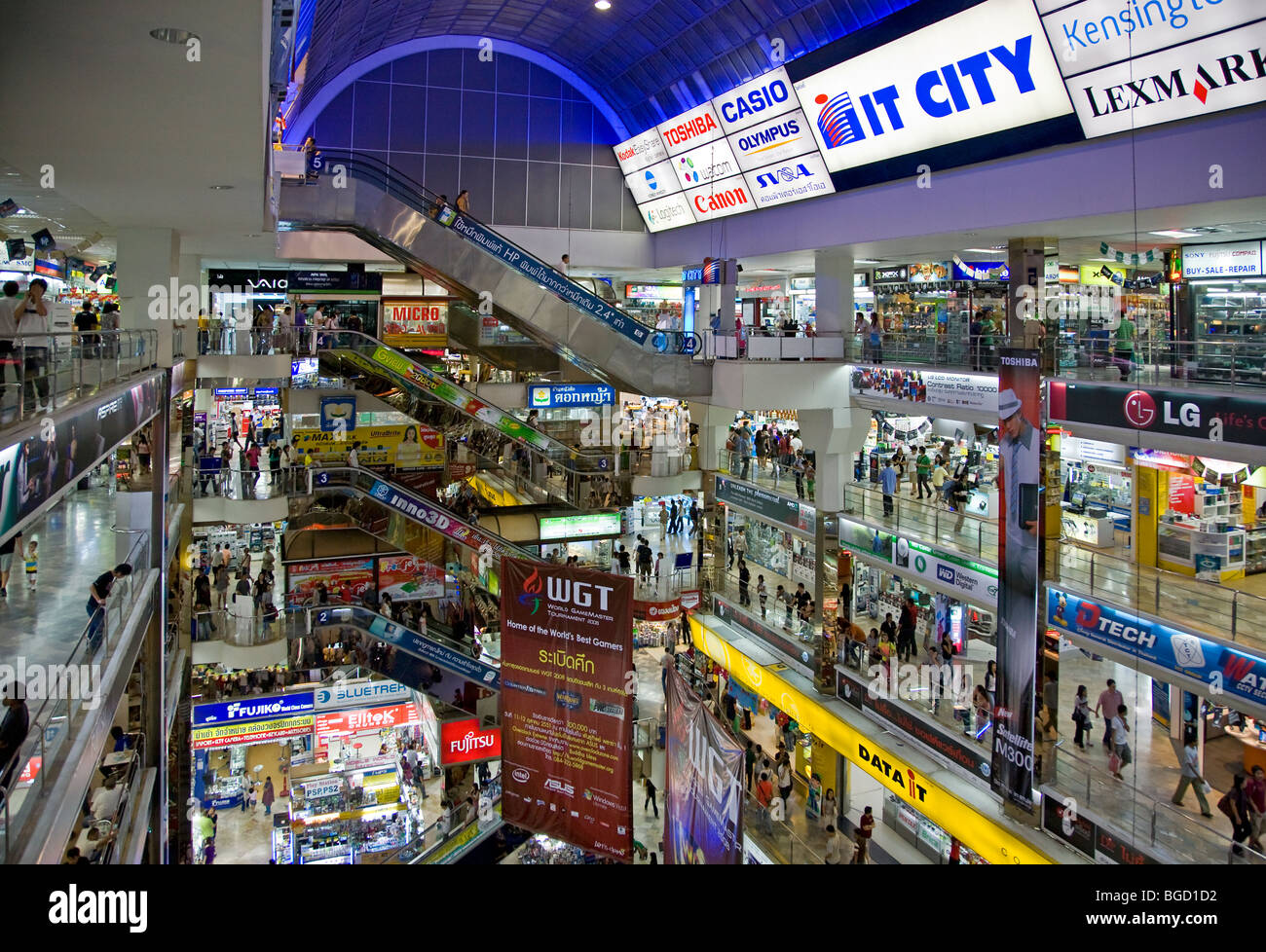 Pantip Plaza electronics shopping mall. Bangkok. Thailand Stock Photo -  Alamy