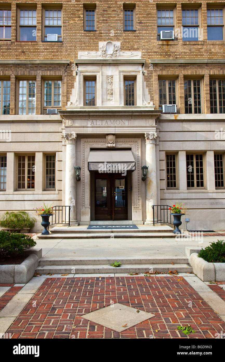 Altamont historic apartment building on 1901 Wyoming in Randle Heights in Washington DC Stock Photo