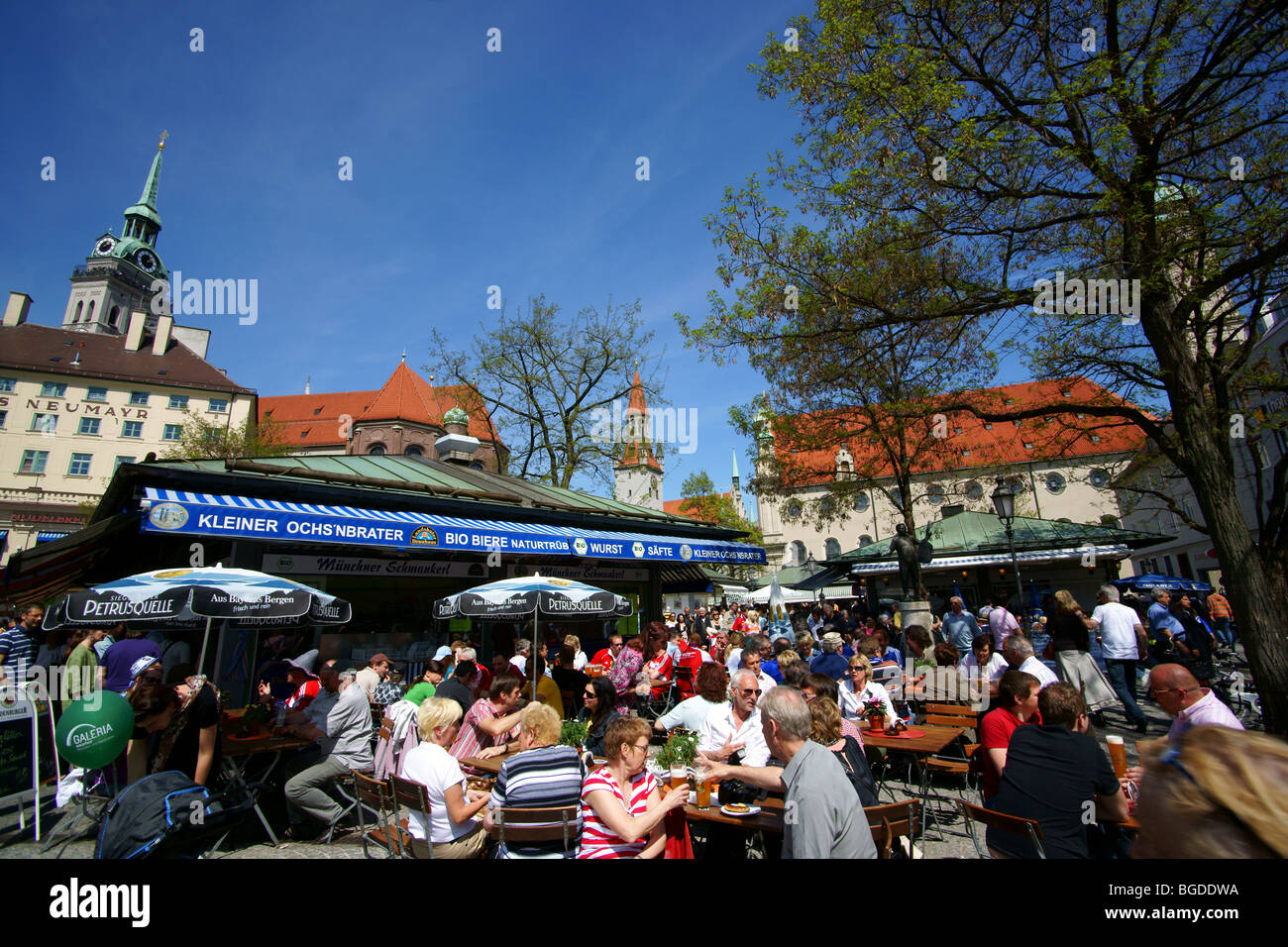 Beer garden at the Viktualienmarkt markets, Munich, Bavaria, Germany, Europe Stock Photo