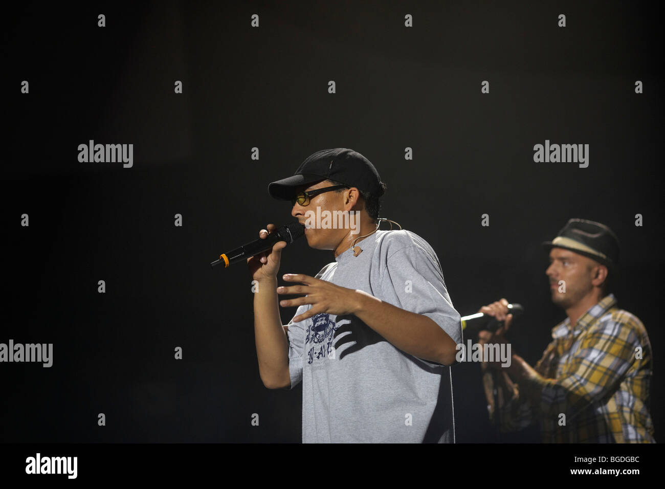 Xavier Rudd, left, and Tony Oac, Soehne Mannheims Concert at the Koenig-Pilsener Arena in Oberhausen, North Rhine-Westphalia, G Stock Photo