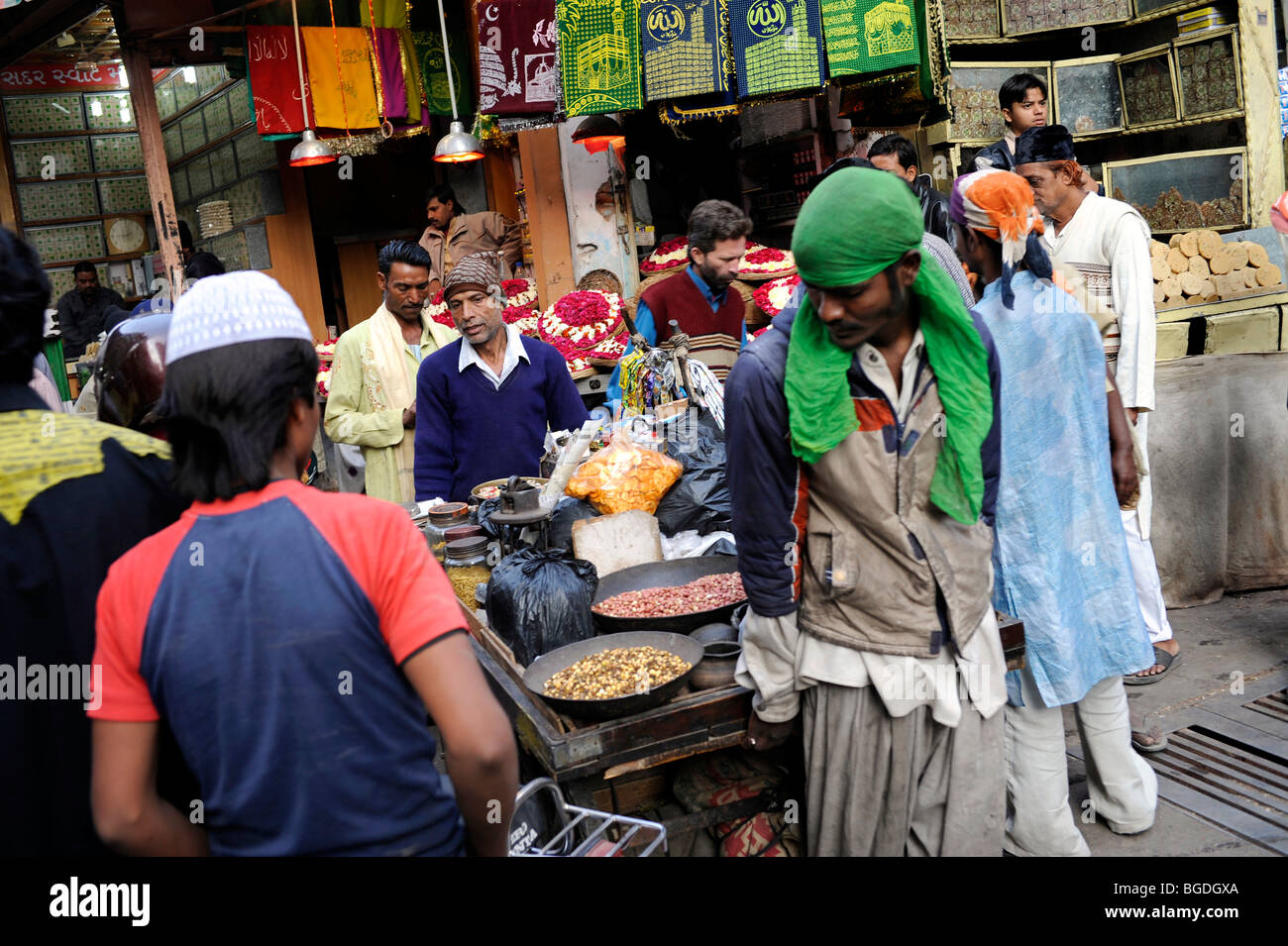 Street scene in the historic town centre of Ajmer, Rajasthan, North India, India, South Asia, Asia Stock Photo