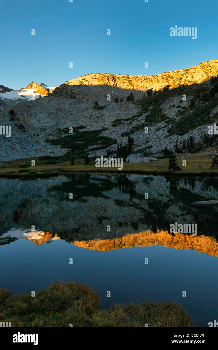 Small alpine lake just north of Donahue Pass on the John Muir Trail, Yosemite National Park, California Stock Photo