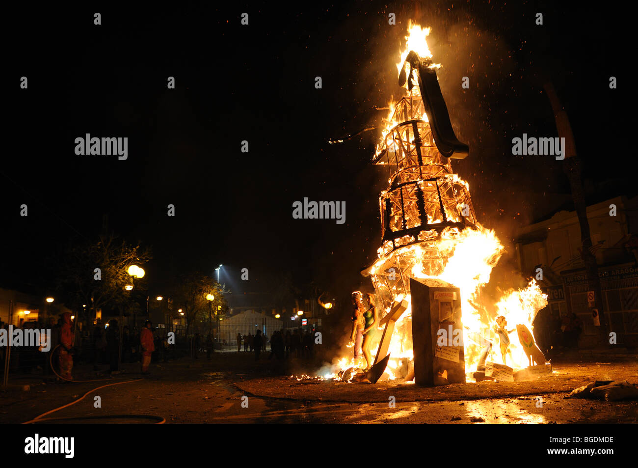 Traditional bonfire of 'La Nit de la Cremà'. Final point of 'Las Fallas' festivity, dedicated to Saint Joseph. Valencia. Spain Stock Photo
