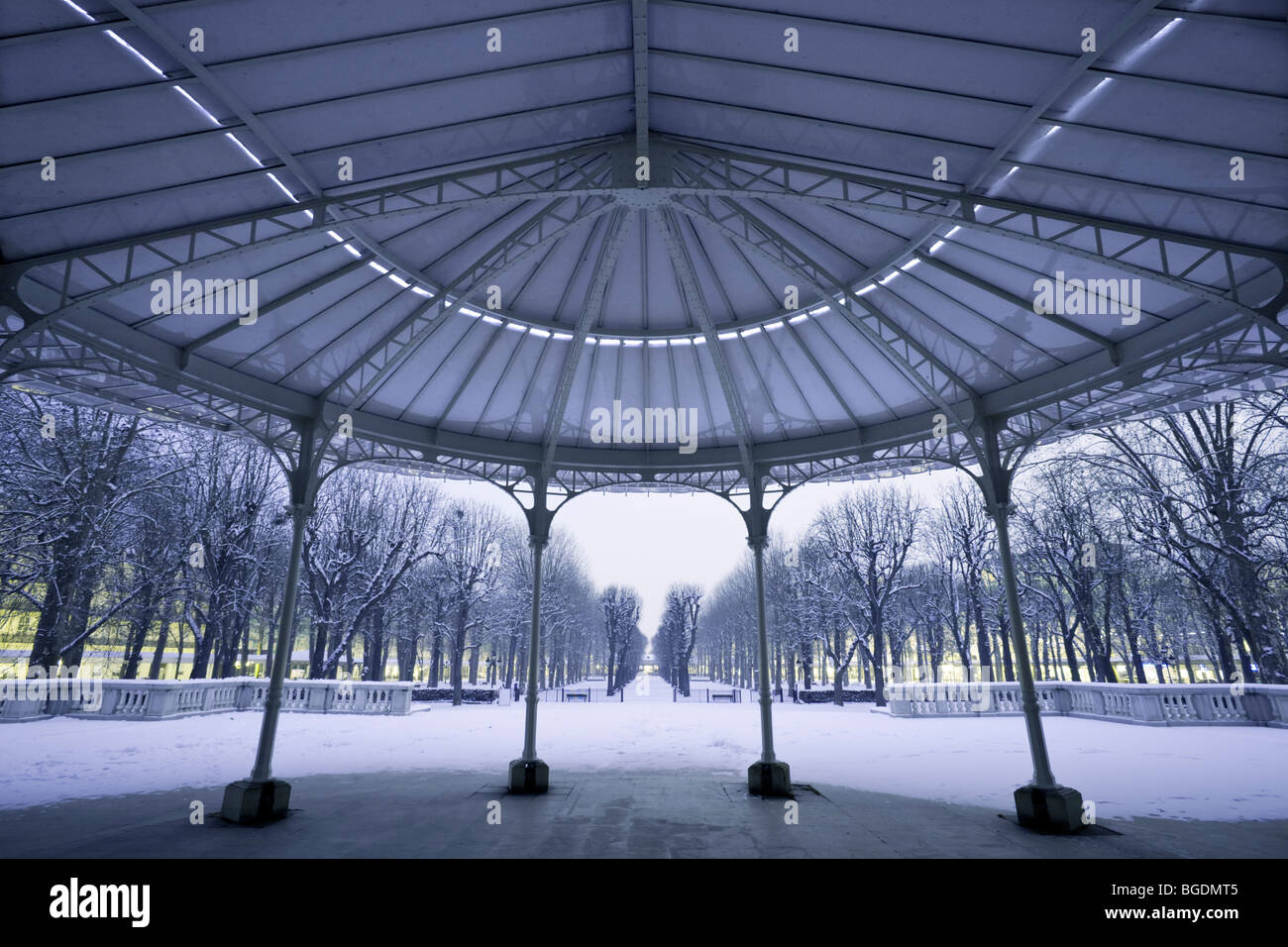 The Vichy Opera glass canopy (Palace of Congress), under snow (Allier - France). Marquise de l'Opéra de Vichy, sous la neige. Stock Photo