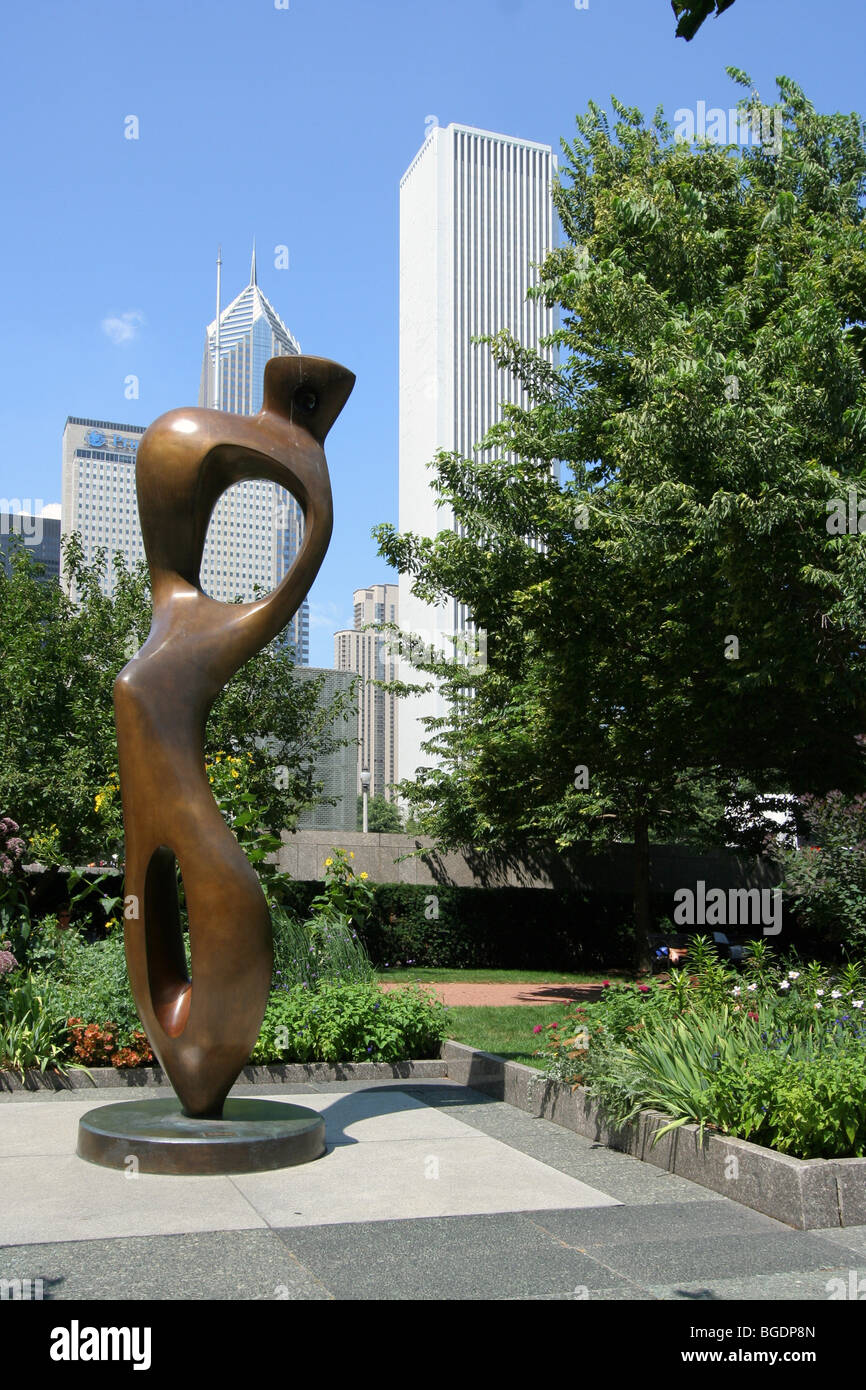 Chicago Art Institute sculpture garden Stock Photo Alamy