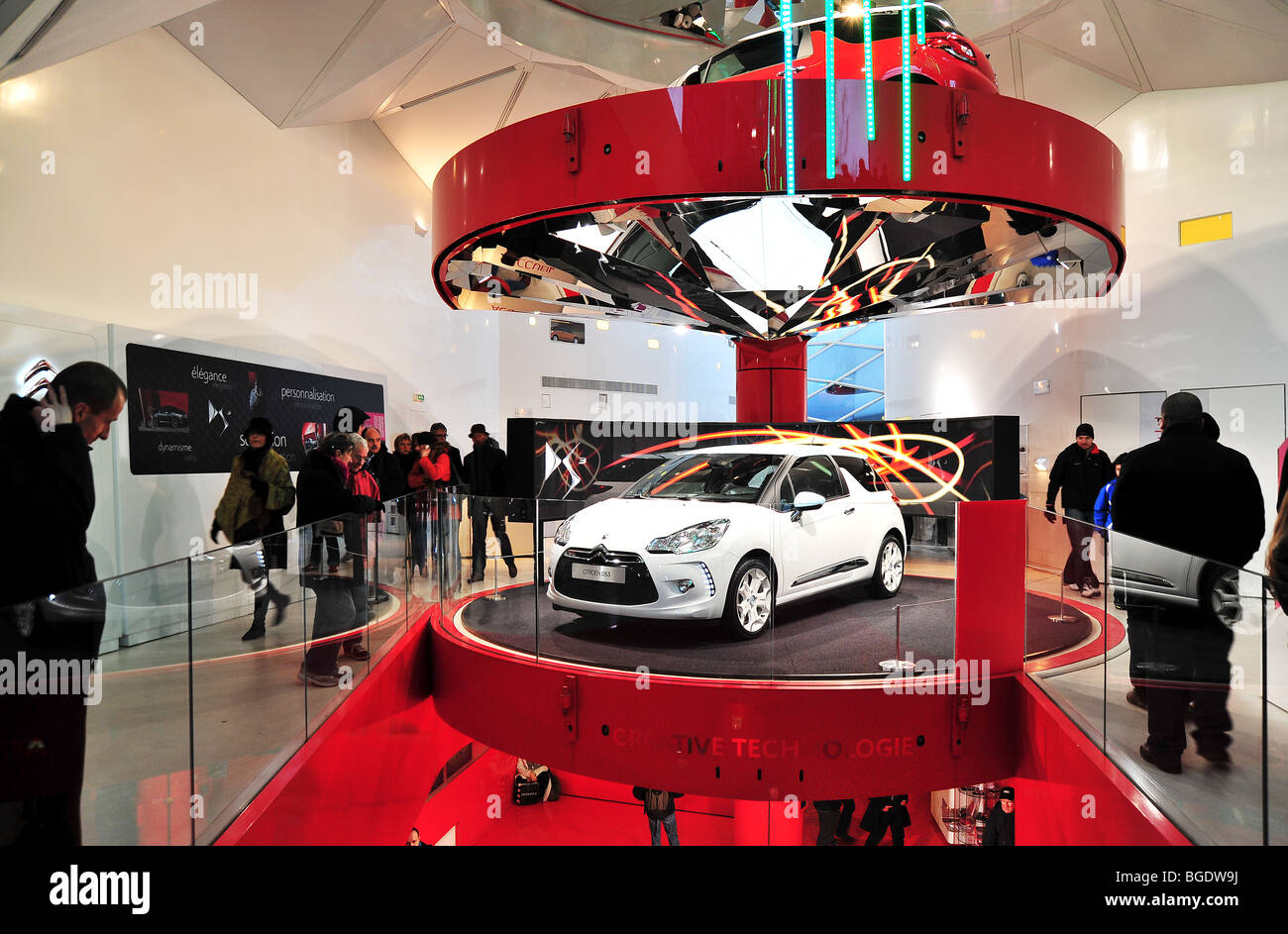 Citroen car showroom hires stock photography and images Alamy