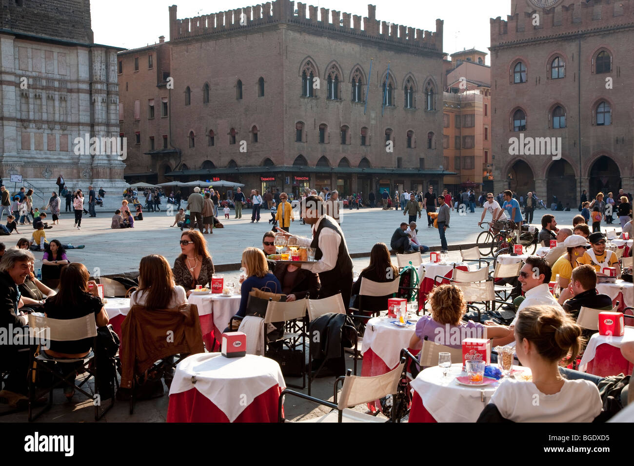 Cafe in Piazza Maggiore, Bologna, Emilia Romagna, Italy Stock Photo Alamy