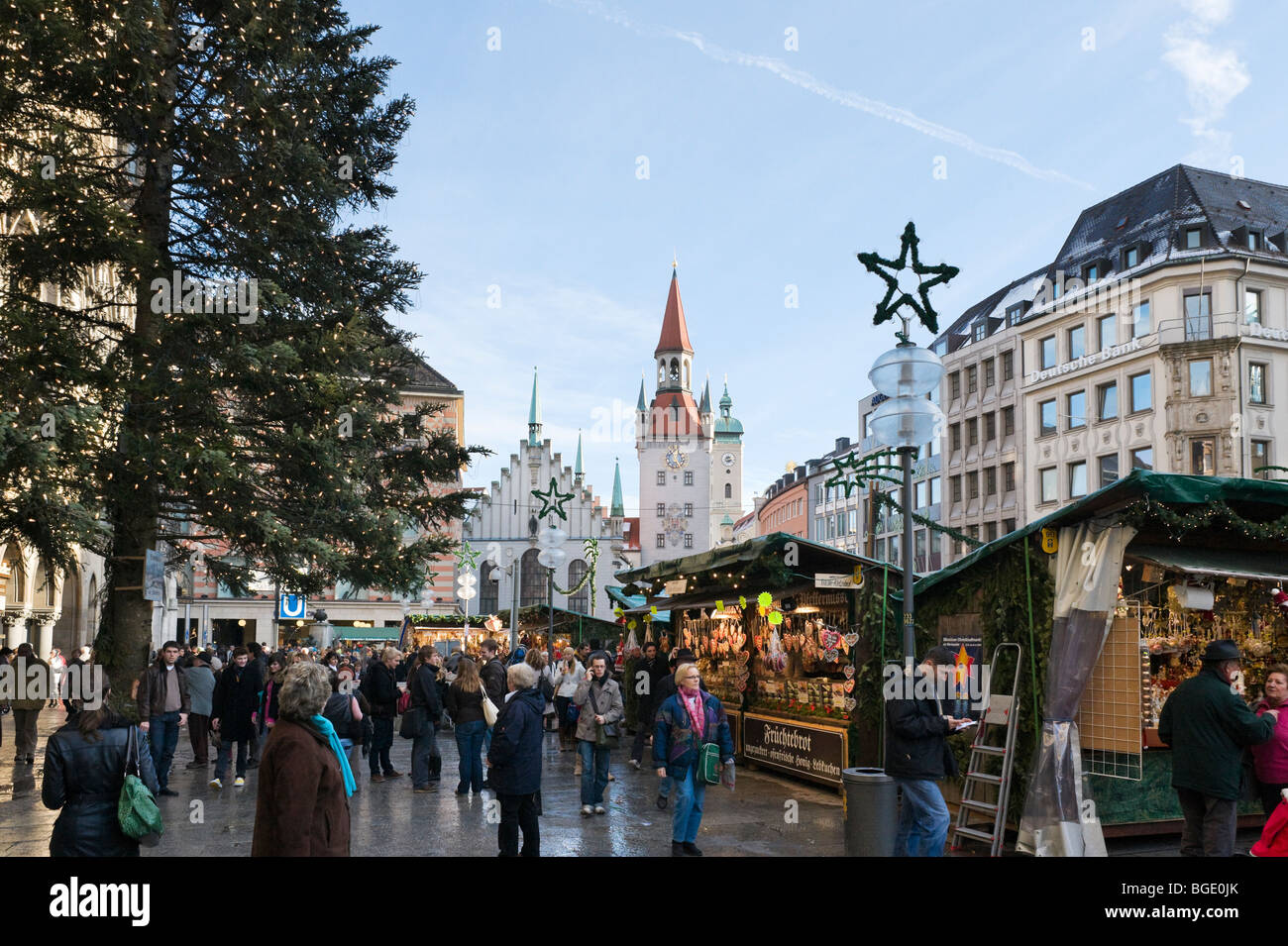 Christmas Market in Marienplatz with the Old Town Hall behind, Munich