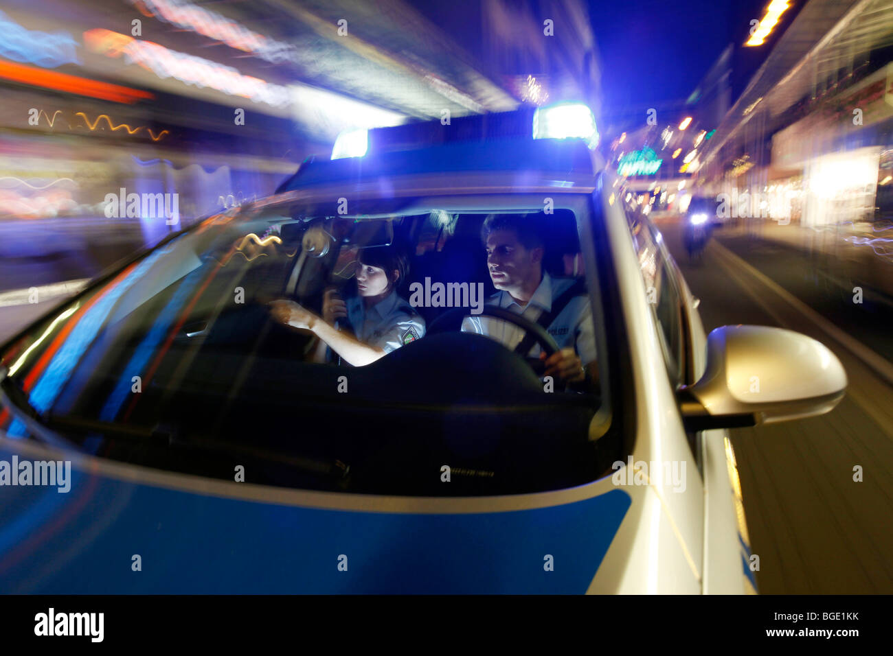 Flashing blue police lights hi-res stock photography and images - Alamy