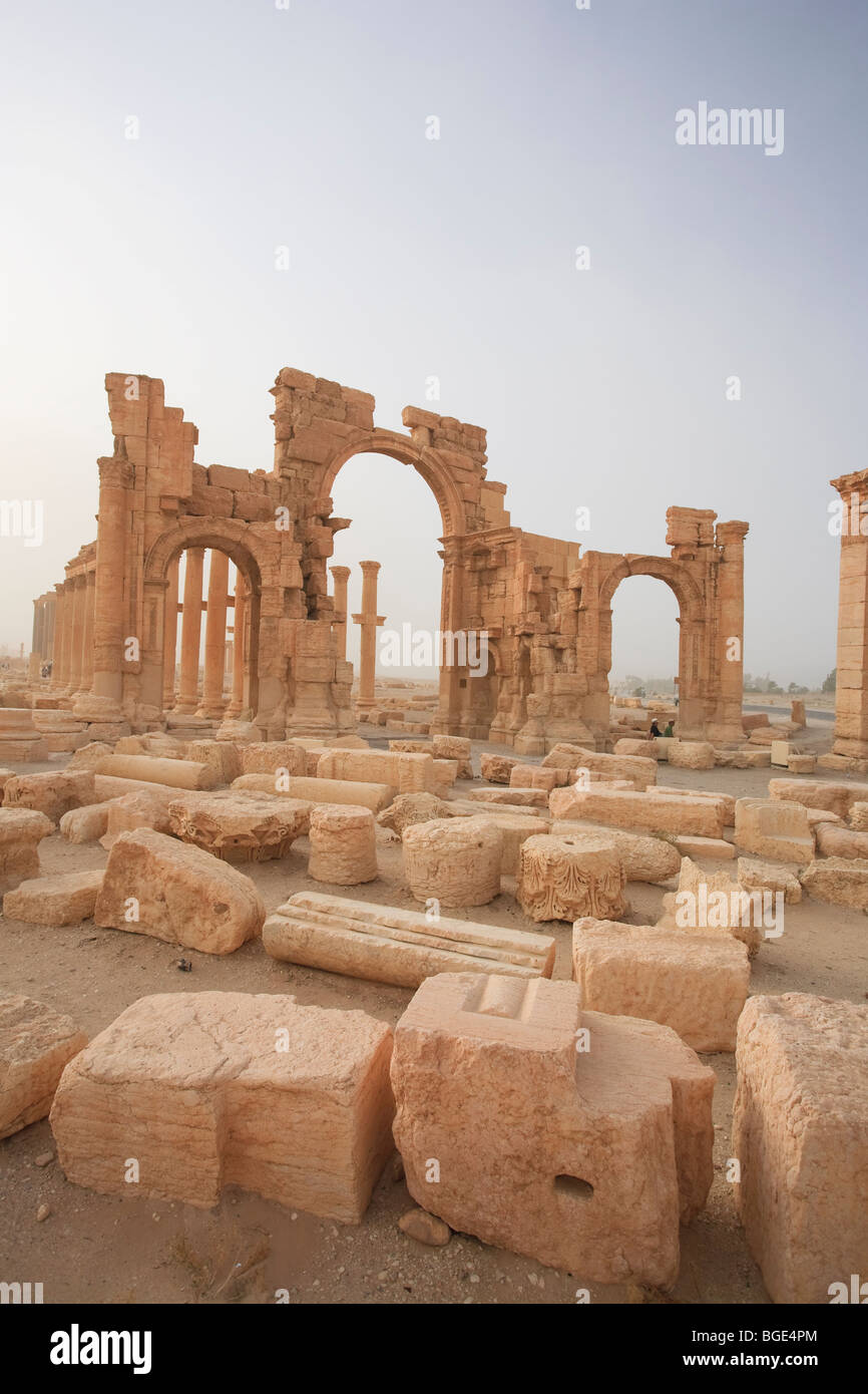 Syria, Palmyra ruins (UNESCO Site), Monumental Arch Stock Photo - Alamy