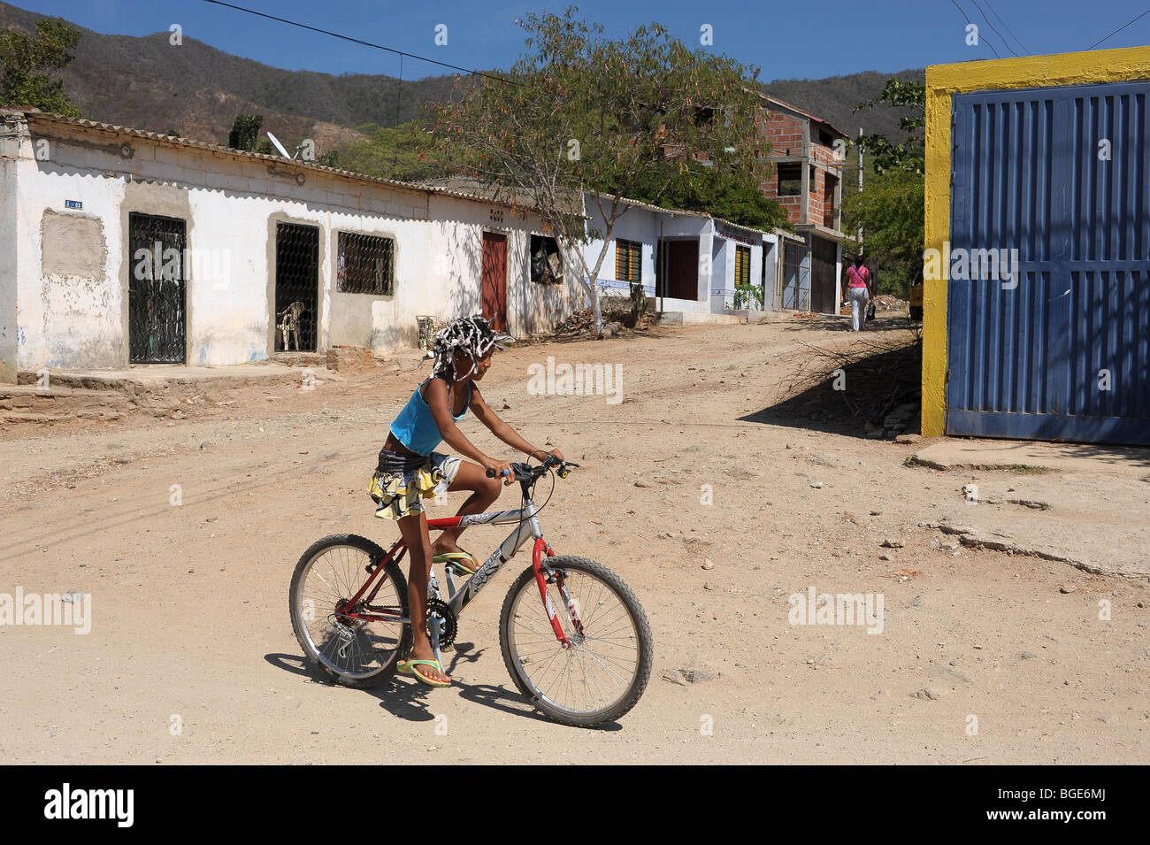 Rags girl hi-res stock photography and images - Alamy