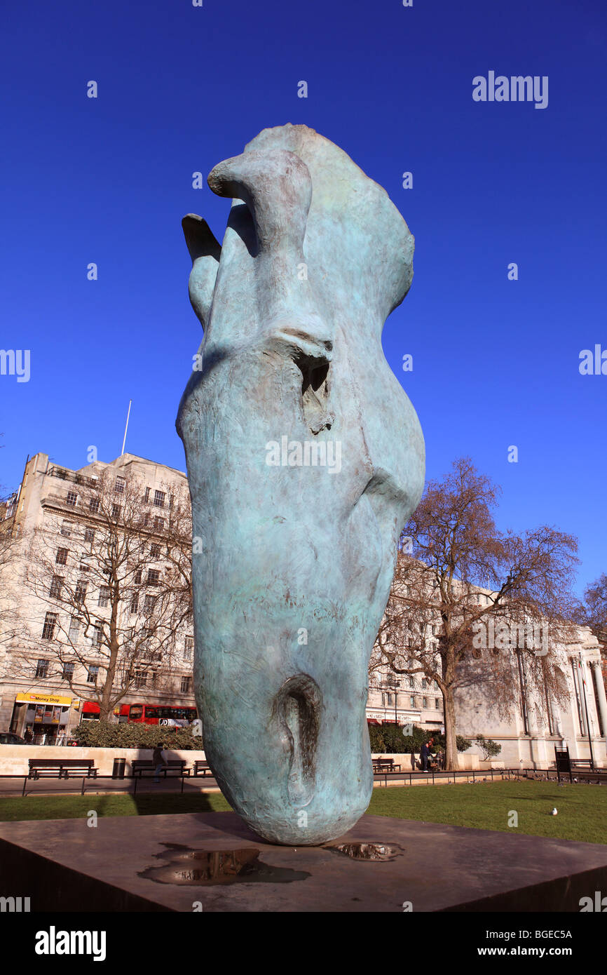 united kingdom west london marble arch statue of a giant horses head