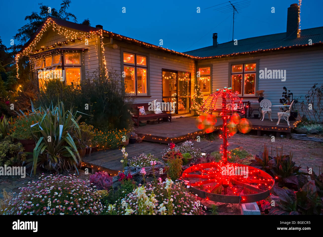 Christmas Lights, 2006, at Les and Bev Pickworth's house, Pukeuri, East