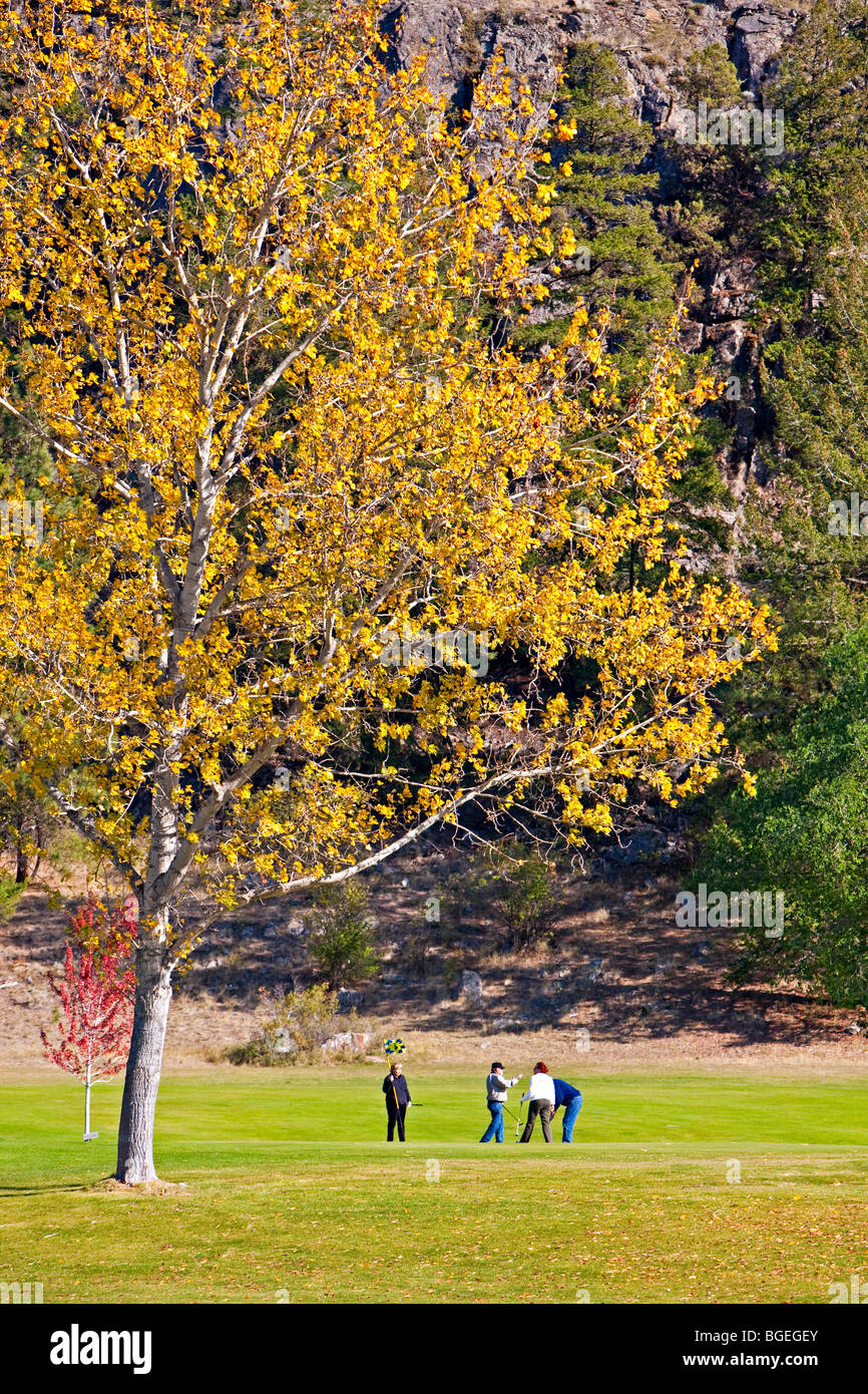 People playing golf at the Twin Lakes Golf & RV Resort during fall