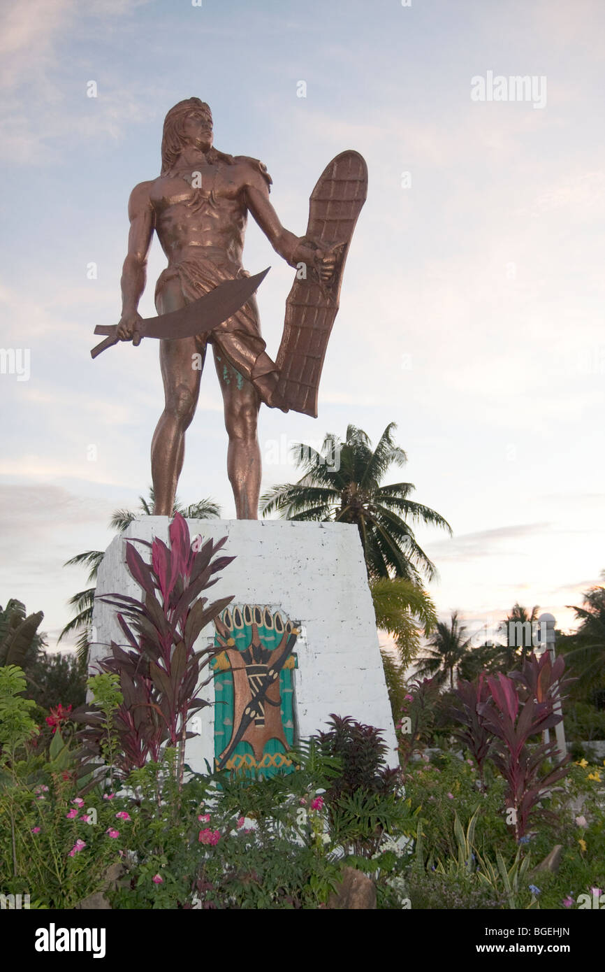 Statue of Philippines warrior Lapu Lapu who defeated Ferdinand Magellan in the Battle of Mactan in 1521 Stock Photo