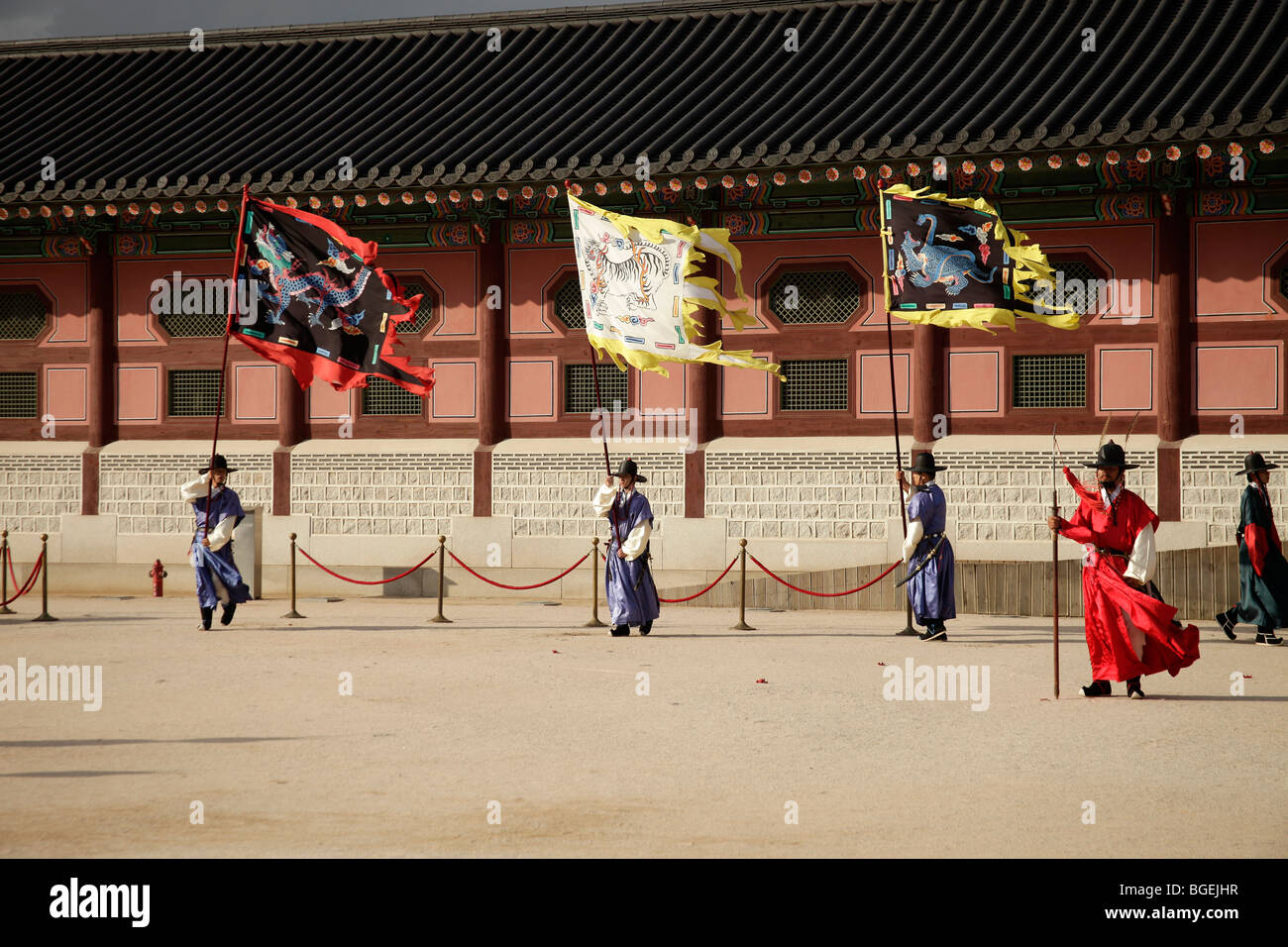 The changing of the guard ceremony at Gyeongbokgung Palace in South Koreas Capital Seoul, Asia Stock Photo