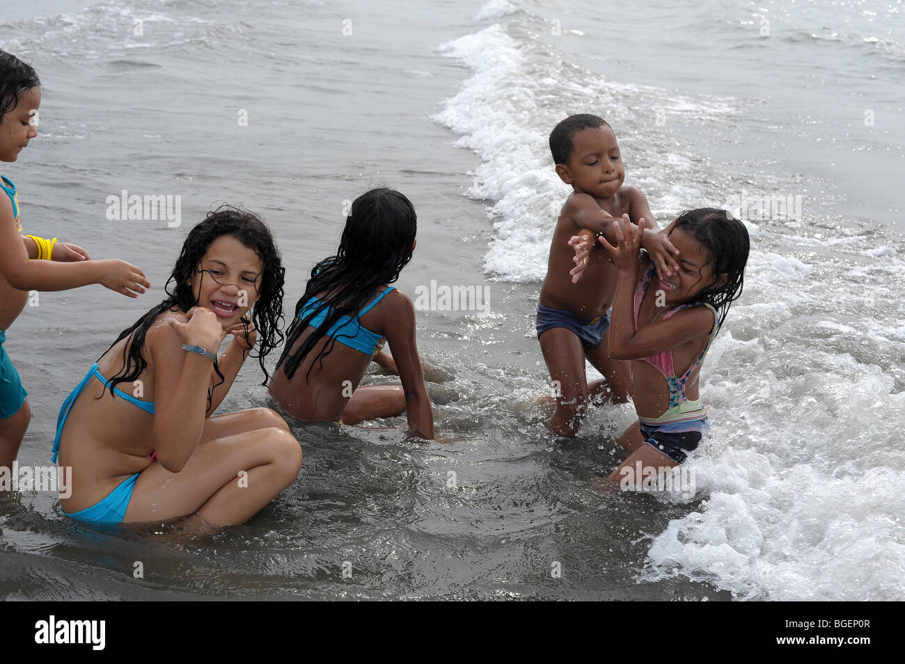 Young girls in bikinis children hi-res stock photography and images - Alamy