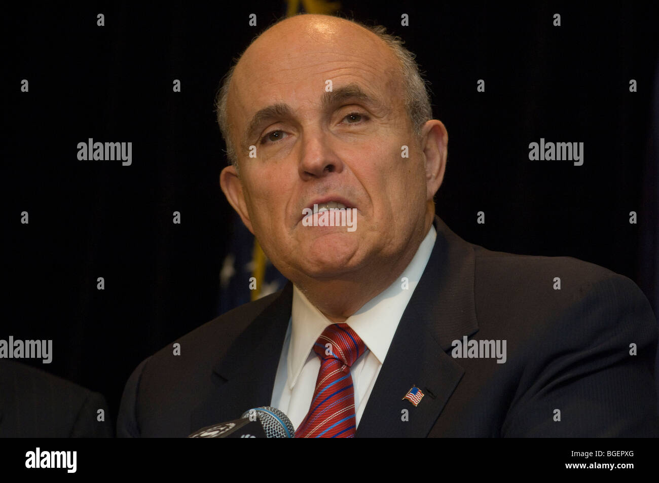 Former NYC Mayor Rudy Giuliani announces he will not run for political office in 2010 Stock Photo