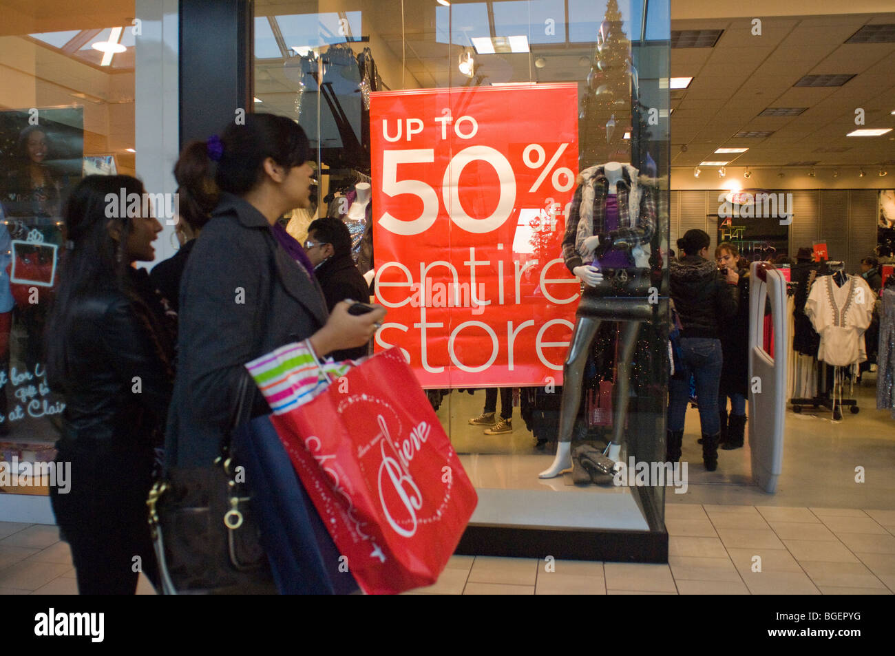 Kohl's department store shopping bags in the Rego Center Mall in Queens in  New York on Saturday, February 18, 2017, 2017. Kohl's is expected to report  its fourth-quarter earnings on February 23rd. (©