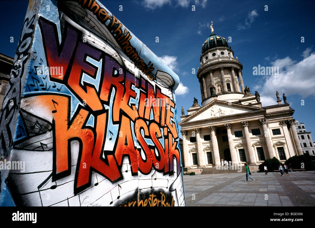 Berlin wall grafitti history hi-res stock photography and images - Alamy