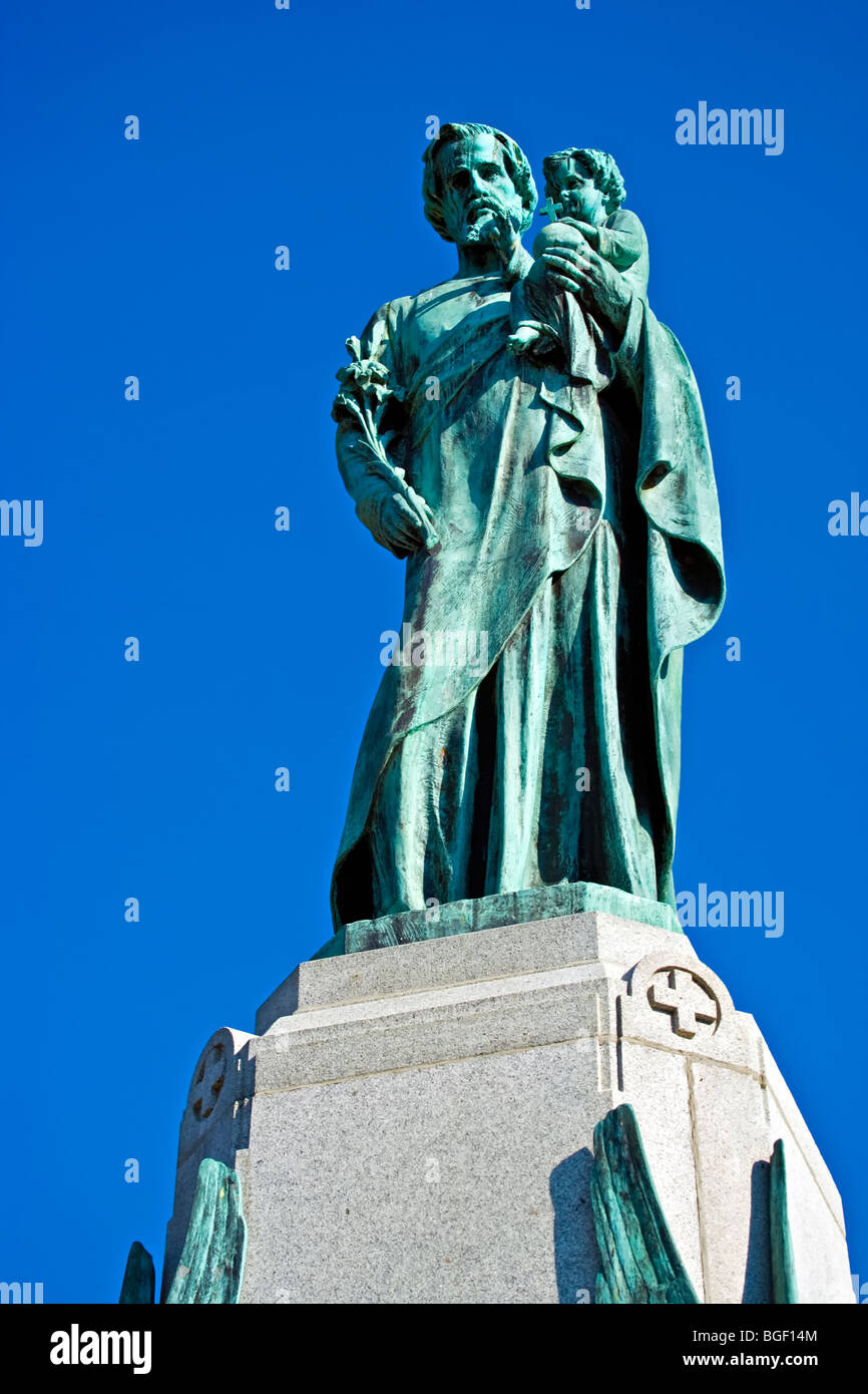 Statue of Saint Joseph, Saint Joseph's Oratory of Mont Royal, L