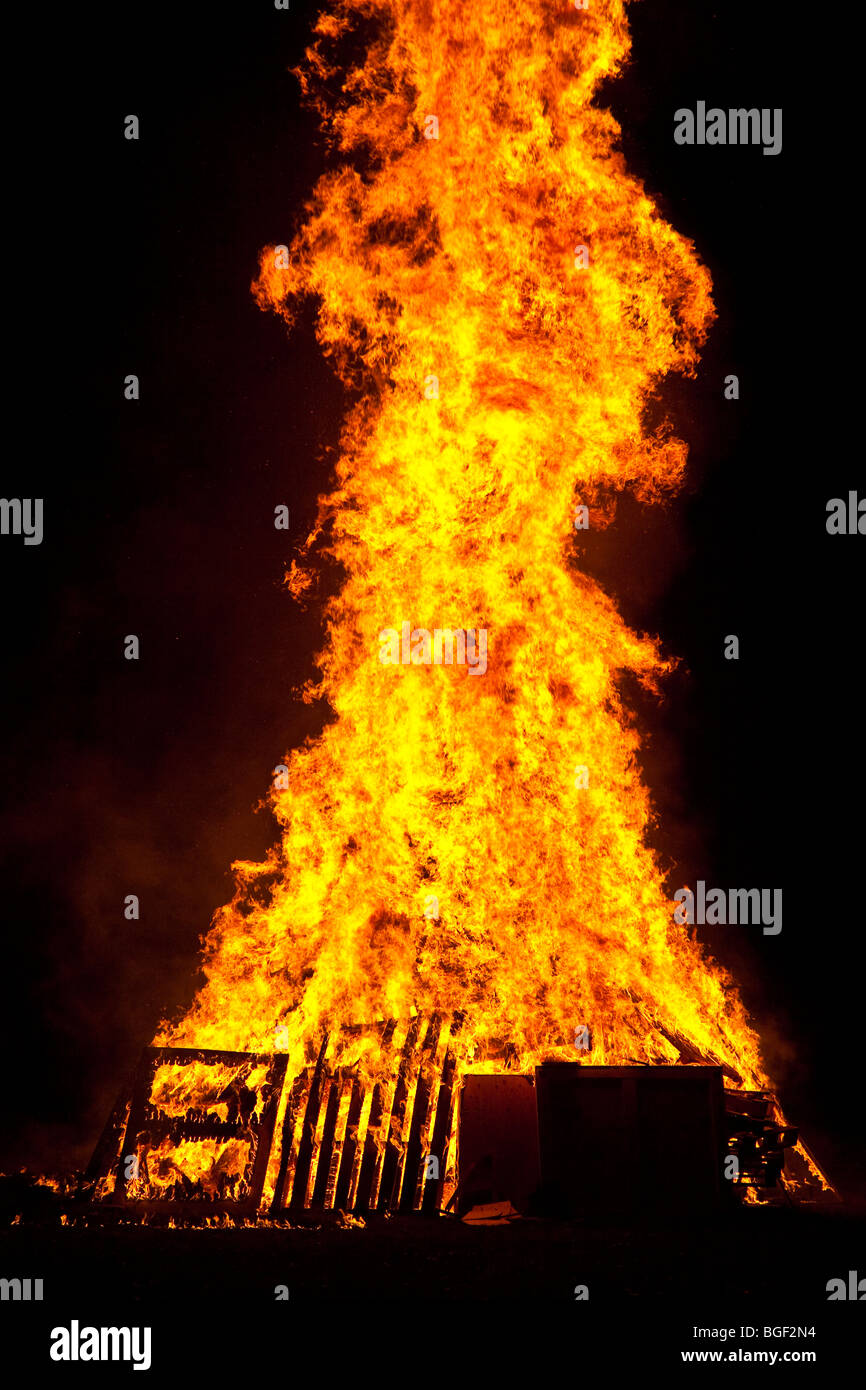 Bonfire on Guy Fawkes night, England, UK Stock Photo