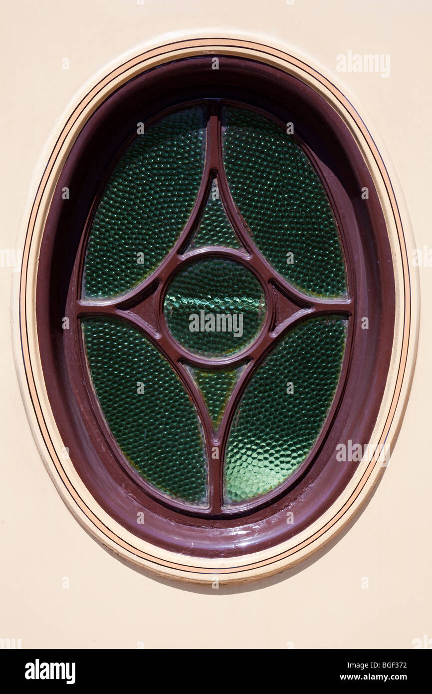 England, West Yorkshire, Oxenhope Station on the Keighley & Worth Valley Steam Railway, Oval Window of Restored Pullman Car 'Mary' Stock Photo