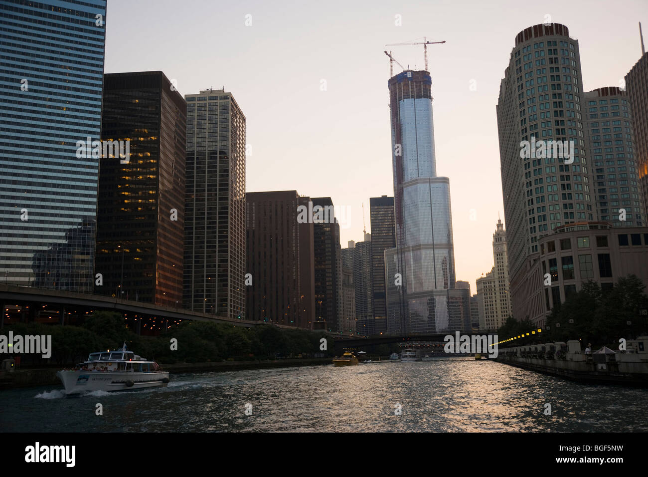 Chicago river scene hi-res stock photography and images - Alamy