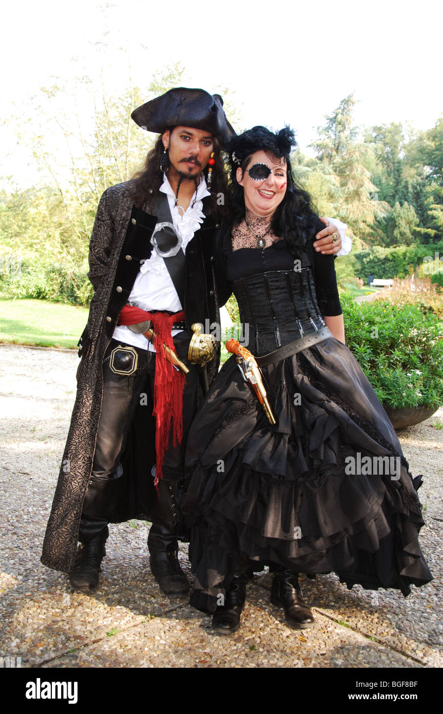Boy girl dressed as pirate fairy hi-res stock photography and images - Alamy