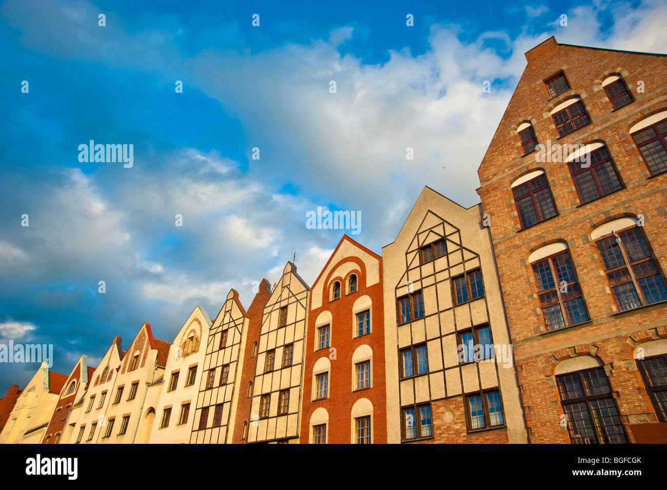 Restored fasades of houses at old town Elblag, Poland Fassaden